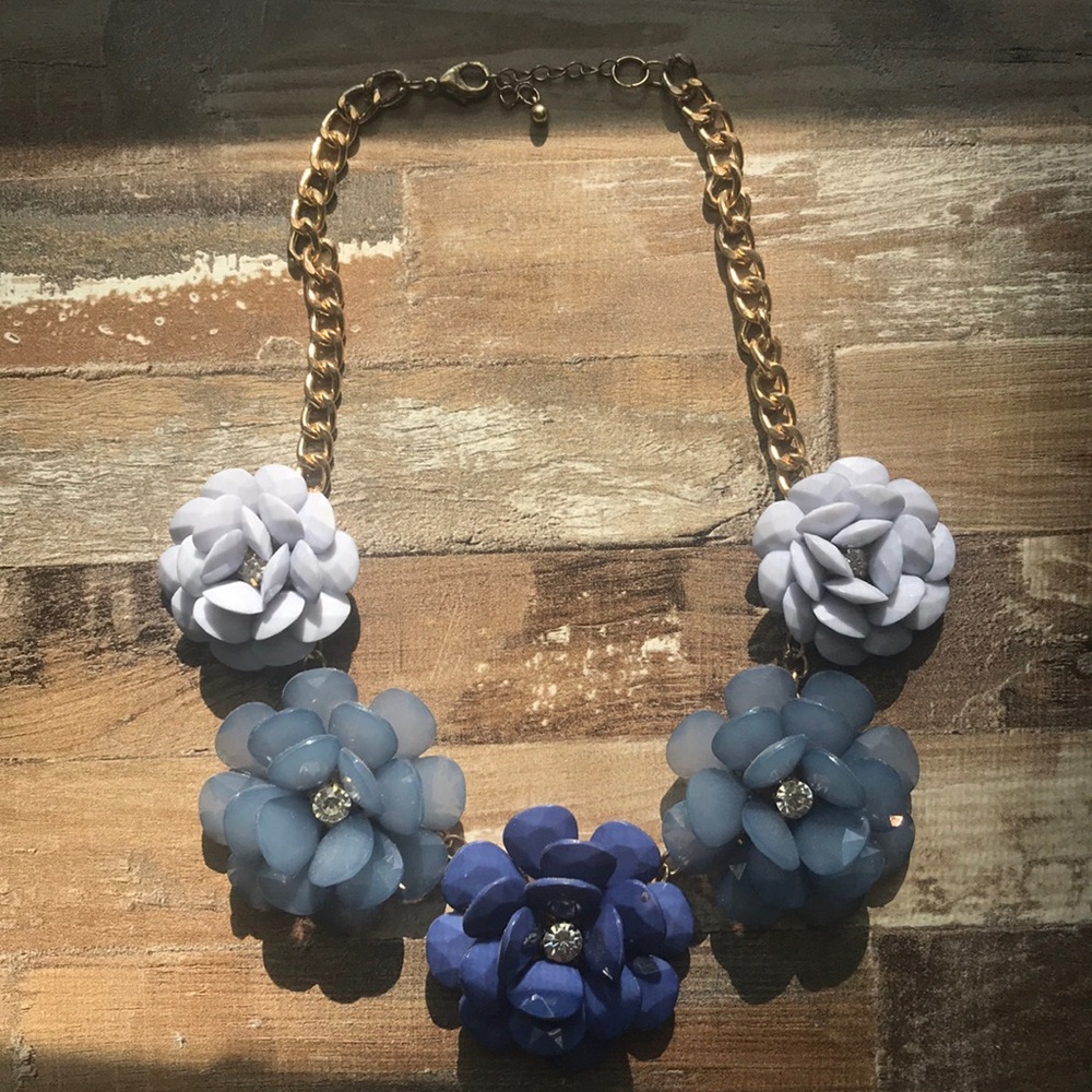 Statement necklace
